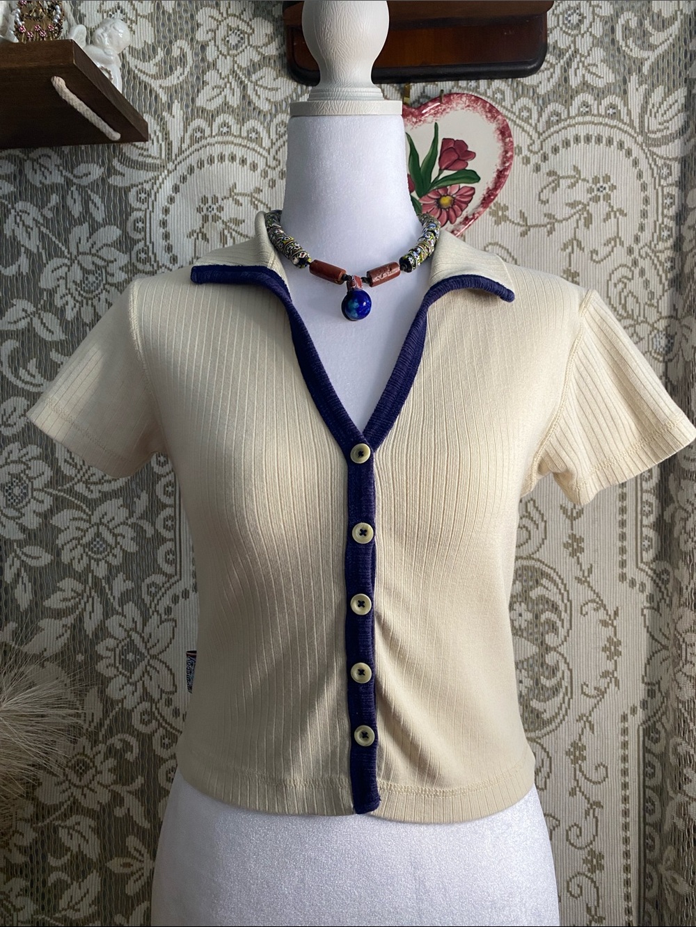 Y2K/Streetwear Ribbed Short Sleeve Top with Navy Trim